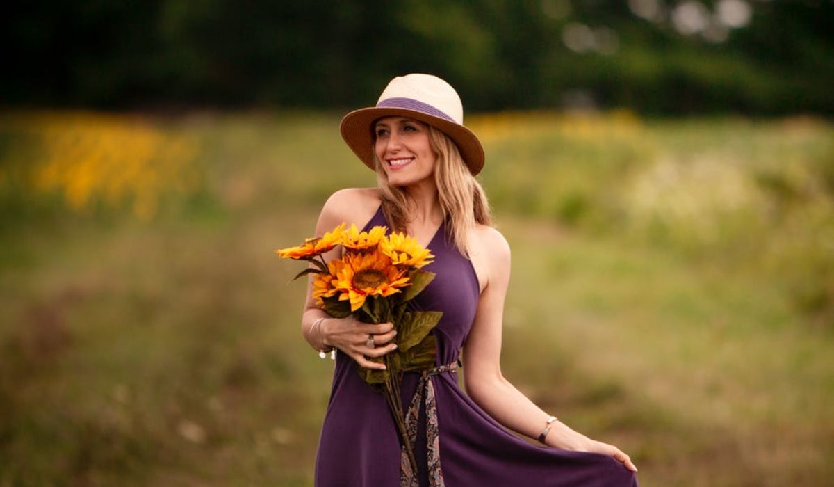 Choosing Accessories for a Purple Dress