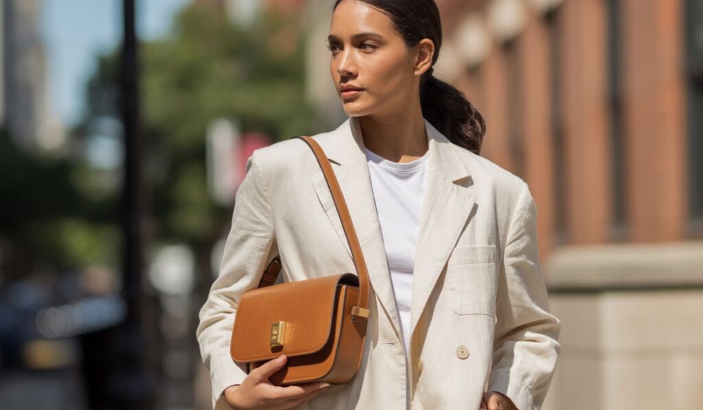 Why Everyone’s Talking About the Brahmin Crossbody: A Must-Have Fashion Staple